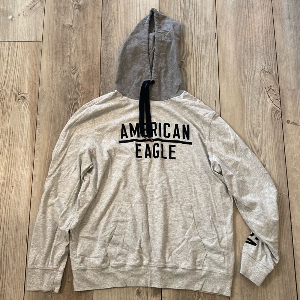 American Eagle Mens Large Long Sleeve Hooded Tee
